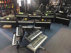 Keyboards, music, piano, pianos, keys, piano player, Clavinova, artesia, ypg235, psre263, psre353, psre463, clp525, clp535. clp545, grand piano